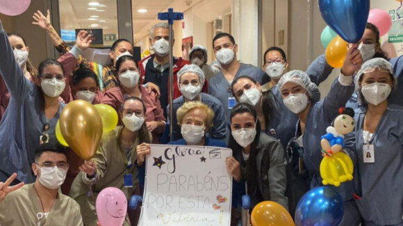 Alta de Glória Menezes: vídeo retrata emoção e cartaz feito por equipe médica. Veja!