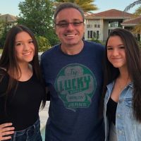 Vaza e-mail da irmã de Gugu para filhas do apresentador, Sofia e Marina. Veja!