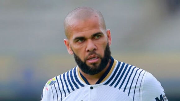 Caso Daniel Alves: detalhe na lei da Espanha deve fazer ex-jogador receber de volta fiança milionária. Saiba por quê