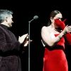 Claudia Raia se emocionou no anúncio do maior prêmio musical brasileiro a Tarcísio Meira e Sérgio Mamberti, que morreram no meio do ano