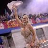 Rainha de bateria da Rosas de Ouro, Ellen Rocche desfilou suas curvas generosas pelo sambódromo do Anhembi, em São Paulo, no ensaio técnico deste domingo, 10 de janeiro de 2016