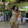 Cris Vianna também optou por um look dourado para esquenta do carnaval neste fim de semana. Rainha de bateria da Imperatriz Leopoldinense, a atriz prestigiou o ensaio na quadra da escola, na Zona Norte do Rio