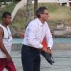Natália do Vale e Herson Capri gravaram uma cena romântica de 'Em Família' na praia da Barra da Tijuca nesta quinta-feira, 06 de fevereiro de 2014