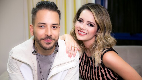 Sandy e Junior se emocionam com lembranças da carreira: 'Coração não aguenta'