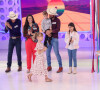 Manuela, filha caçula de Eliana, subirá ao palco do programa da mãe neste domingo (13)