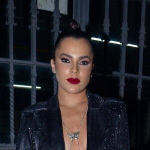 Ex-BBB Emilly Araújo optou por look preto com brilho para o Fervo da Lud