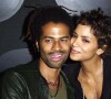 O casamento de Halle Berry com Eric Benet terminou em 2003, depois que ele foi submetido a tratamento para dependência sexual após vários casos de traição.