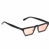 Mini e quadradinho, o modelo Stretch da LBA tem lente rosé e armação preta, por R$ 99