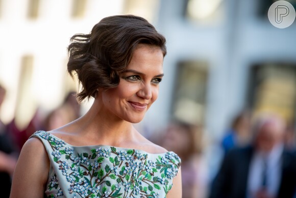 Katie Holmes usou maquiagem com tons de verde para a abertura de gala do American Ballet Theatre na The Metropolitan Opera House, em Nova York, nos Estados Unidos, na noite desta segunda-feira, 21 de maio de 2018