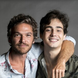 Valentim (Danilo Mesquita) promete à mãe, Karola (Deborah Secco), que vai guardar segredo para Beto (Emilio Dantas) sobre o desvio milionário, nos próximos capítulos da novela 'Segundo Sol'