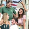 Giulia Costa e Philippe Correia foram clicados em passeio por shopping
