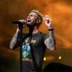 Atração do 'The Town', Adam Levine ostenta fortuna milionária para transformar Rolex em peça exclusiva. Detalhes!