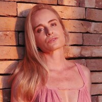 Qual o segredo da pele perfeita de Angélica aos 50 anos? Esposa de Luciano Huck detalha rotina pela manhã e impressiona fãs