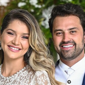 Lyandra Costa realizou uma cerimônia de casamento no civil apenas com familiares mais próximos