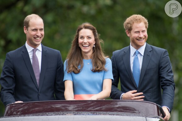 Desde que o príncipe Harry decidiu deixar a família Real seu irmão mais velho, príncipe William, estaria furioso e cortou o vínculo entre eles