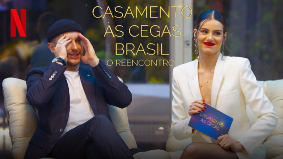 Após críticas à Netflix, Camila Queiroz e Klebber Toledo se pronunciam sobre caso de estupro em 'Casamento às Cegas'
