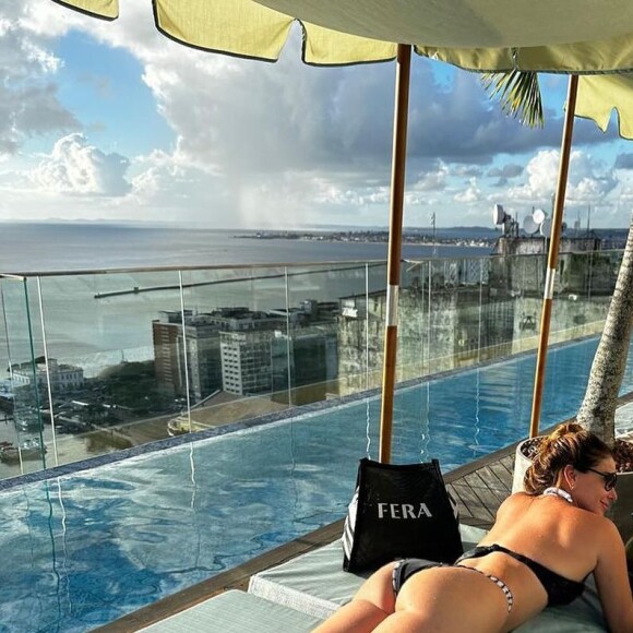 Bumbum de Giovanna Antonelli roubou a cena, especialmente, após o tratamento que a atriz fez para eliminar as celulites