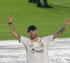 Reapresentação de Neymar no Santos contou com um momento emocionante onde o jogador caiu no choro