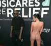 Esposa de Kanye West, Bianca Censori causou no Grammy com um vestido 100% transparente