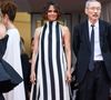 Jurada em Cannes, Halle Berry apareceu usando um longo de listras Jacquemus com joias Chopard. Mas essa não foi a primeira opção da atriz.
