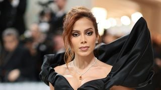 Anitta sofreu intercorrência durante cirurgia estética? Assessoria desmente procedimento malsucedido após infecção bacteriana