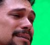 Vinícius cai no choro e fica no 'BBB 25'