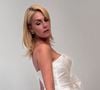 Ana Hickmann posa com vestido de noiva com cauda gigante antes de cerimônia oficial com Edu Guedes: 'Tô pronta'