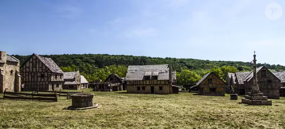 El Turco foi gravada em vila medieval de estúdio na Hungria
