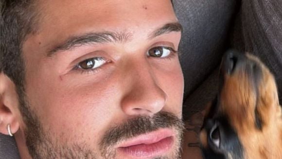 Após fim do namoro, João Guilherme surge com pet adotado com Bruna Marquezine e detalhe rouba a cena: 'Até o cachorro está...'