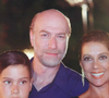 Larissa Queiroz ao lado de Odilon Wagner e Angela Vieira na novela 'Por Amor' (1997).