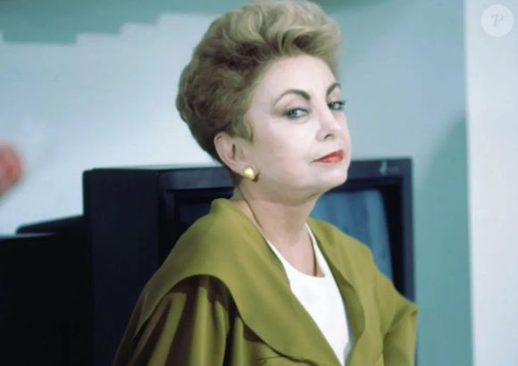 Beatriz Segall, Odete Roitman da 1ª 'Vale Tudo', fez propaganda política para José Serra, rival de Lula, na eleição presidencial de 2002