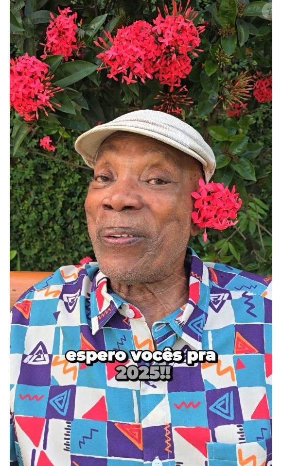 a Portela encerra os desfiles com uma homenagem especial a Milton Nascimento com o enredo “Cantar será buscar o caminho que vai dar no sol”
