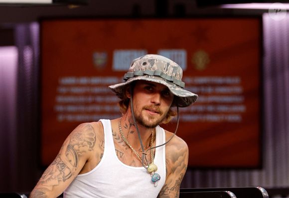Crise financeira com Justin Bieber: o documentário do TMZ salientou que o cantor estaria em colapso nas finanças, quando decidiu vender seu catálogo musical.