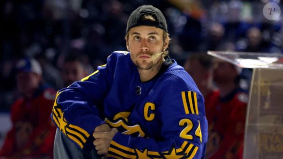 Justin Bieber estaria passando por uma intensa crise financeira em 2022, conforme relatou documentário do TMZ, e por este motivo tomou a decisão da venda do catálogo.