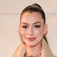 Anne Hathaway fez facelift? Aparência da atriz de 'O Diário da Princesa' em evento gera especulações e cirurgião opina. Aos detalhes!