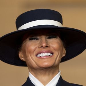 Para potencializar sua beleza, Melania Trump teria gastado uma verdadeira fortuna com plásticas e procedimentos estéticos